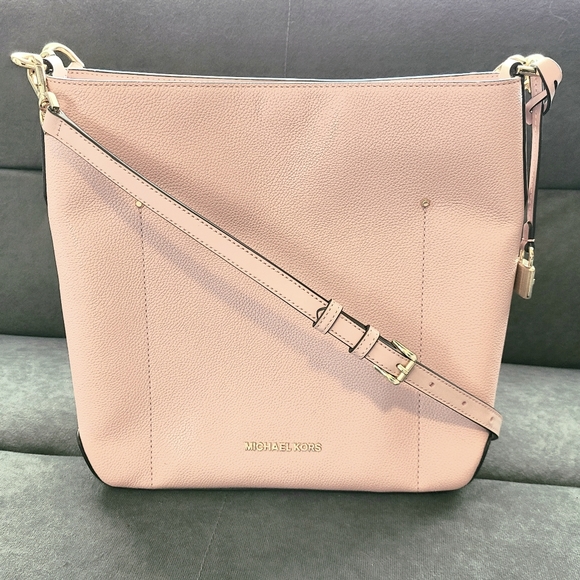 Michael Kors Handbags - Michael Kors Large Cross Body